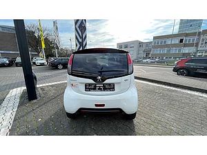 Peugeot iOn Active Elektromotor Klimaautom SHZ Tel.-Vorb. Alu Freisprech BT Lichtsensor el.S