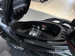 Honda Forza 300 mit Smart Top Case Griffheiz 300 Forza 