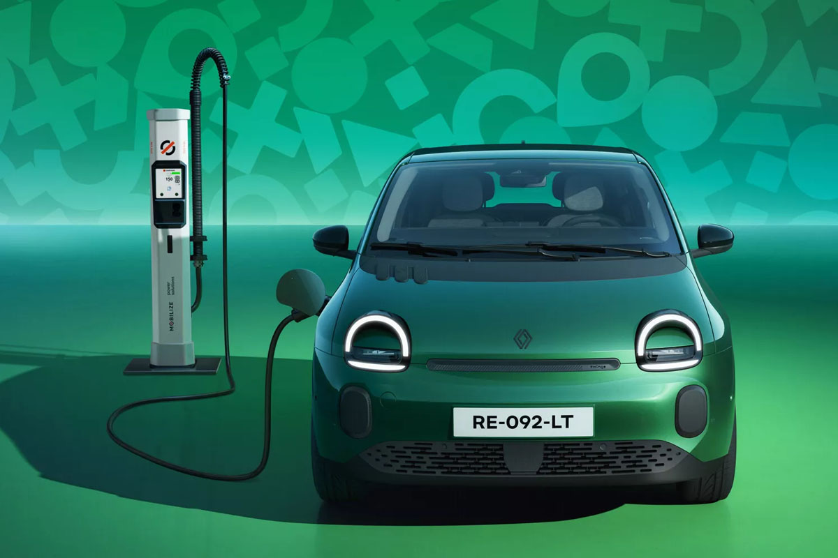 Grüner Twingo von vorne